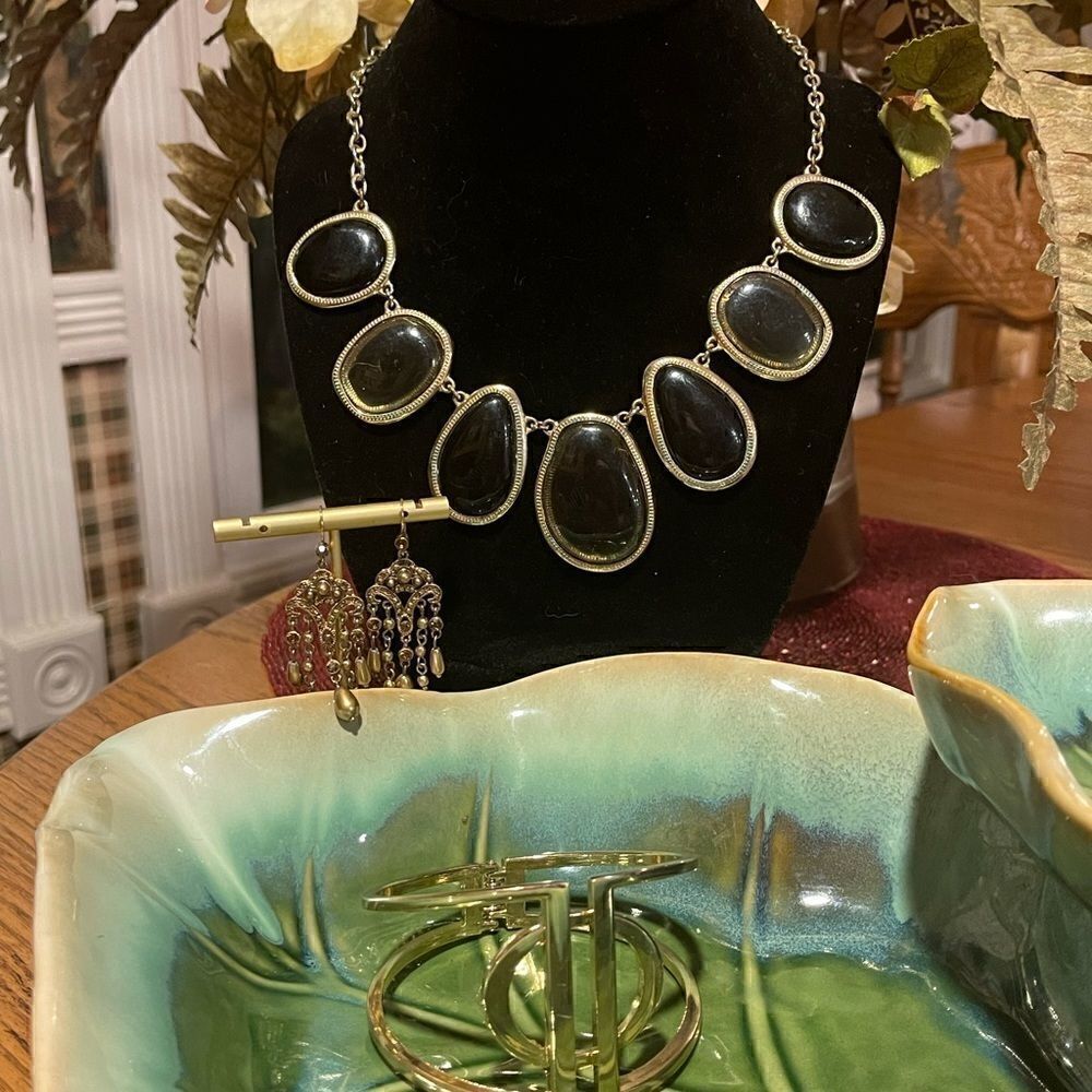 Gold Tone & Black Brown Statement Necklace Set